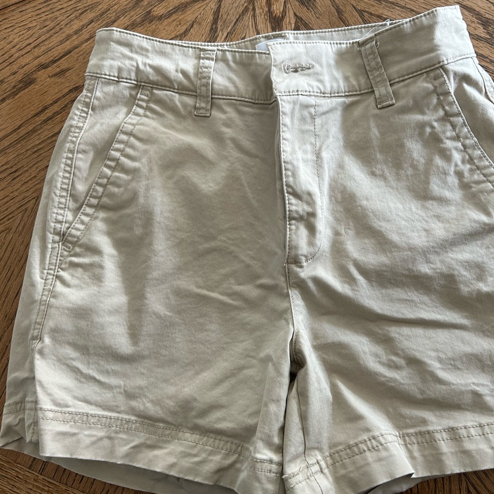 GAP Women's Flat Front shorts